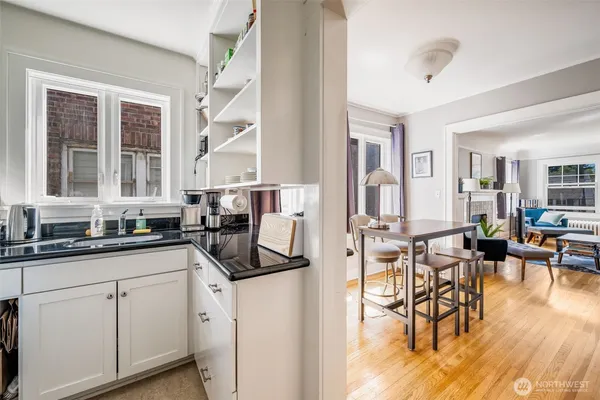 $1,600,000 | 746 10th Avenue East, Seattle, WA 98102