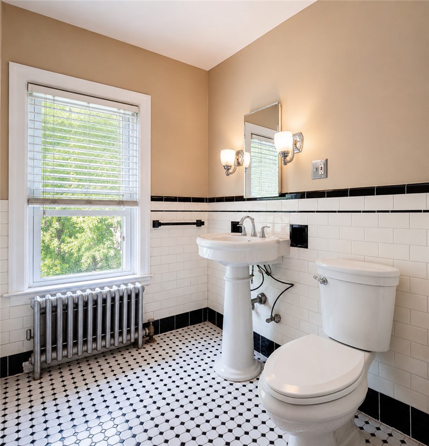 225 Hunts Avenue Pawtucket, RI 02861 - Photo 33 of 35
