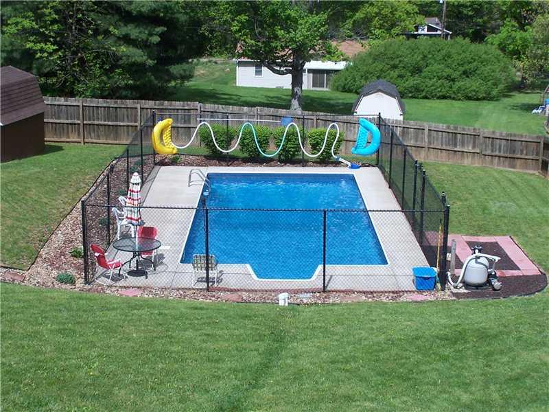 137 Spring Hill Road Aliquippa, PA 15001 - Photo 13 of 14 Swimming Pool/Hot Tub/Sauna.