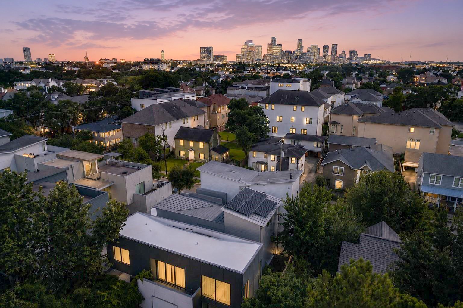 1820 Palm Street Houston, TX 77004 - Photo 3 of 47 a view of a city