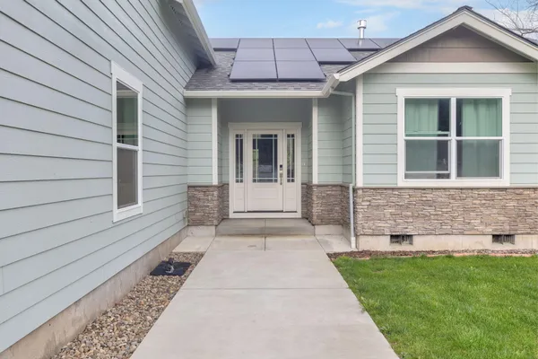 $859,000 | 707 Wards Creek Road, Rogue River, OR 97537