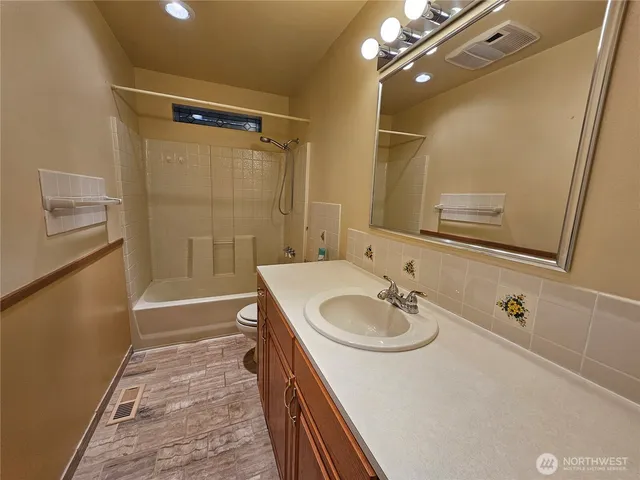 $534,900 | 1121 East Old Ranch Road, Allyn, WA 98524