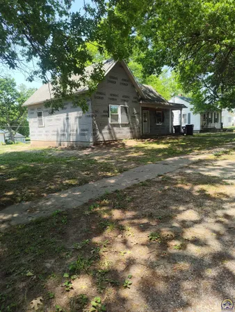 $50,000 | 211 Iowa Avenue, Holton, KS 66436