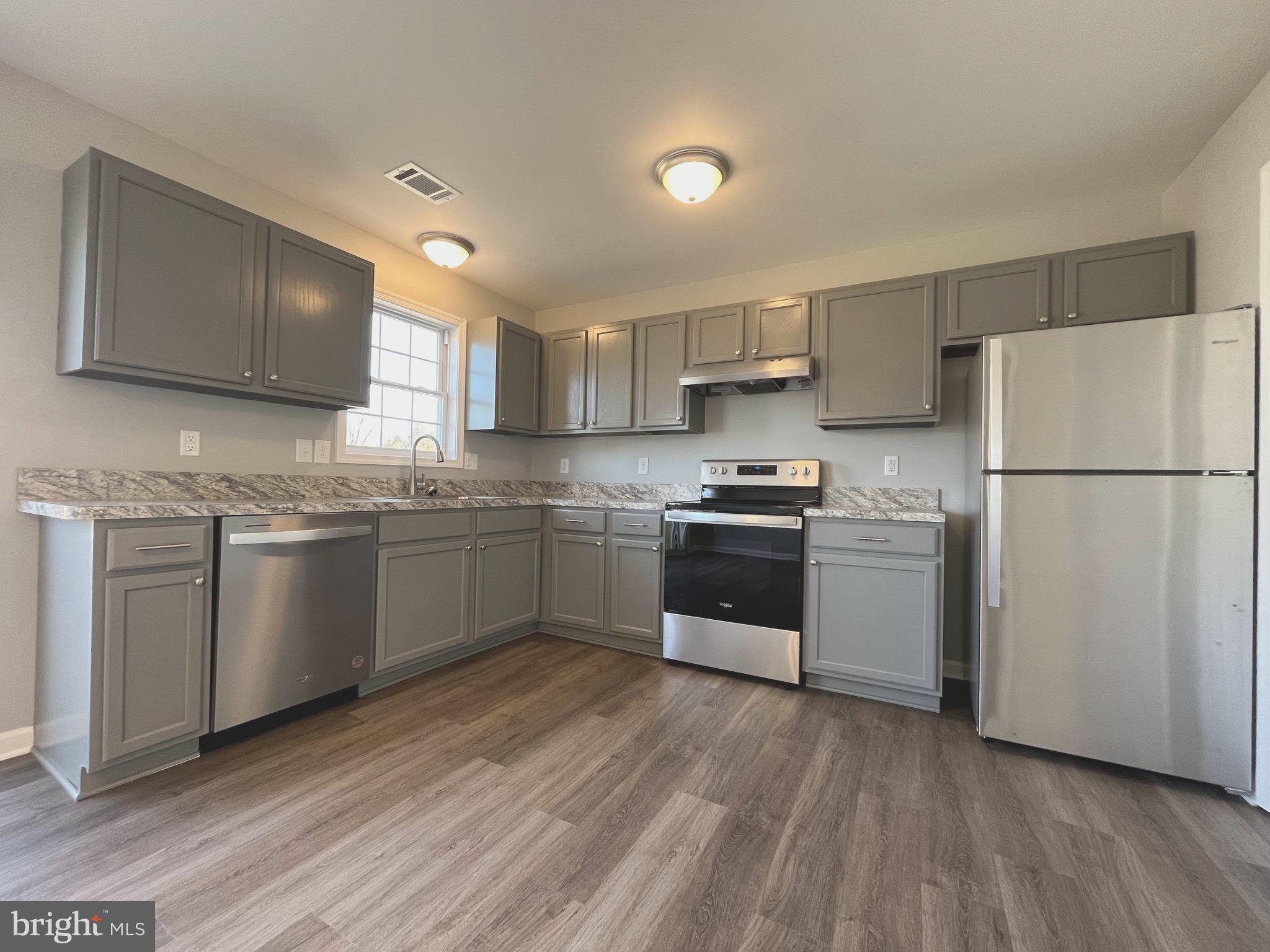 115 E Road Martinsburg, WV 25404 - Photo 7 of 23 117 East Rd