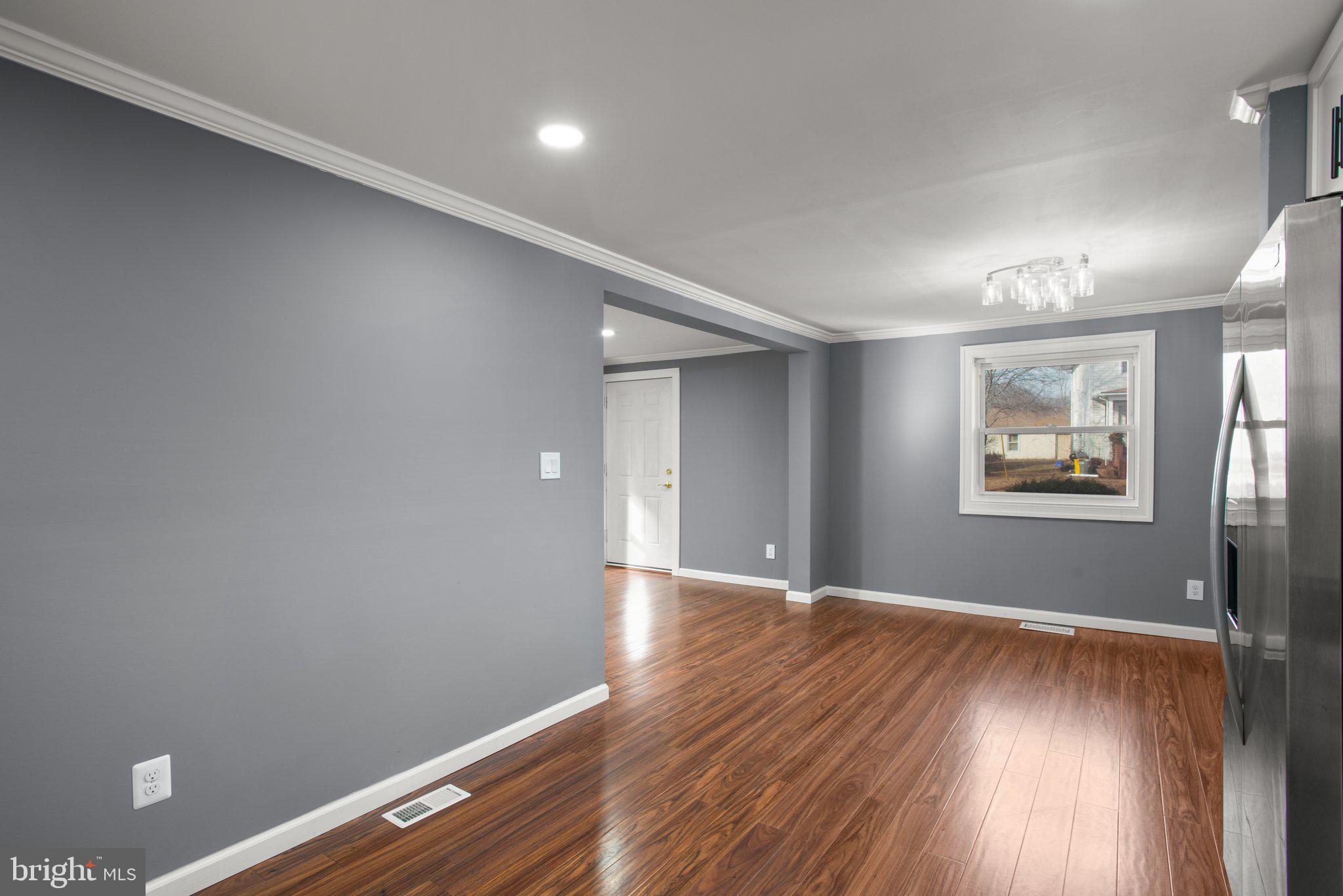 1251 Sulphur Spring Road Baltimore, MD 21227 - Photo 10 of 30 Dining Room/Kitchen Combo