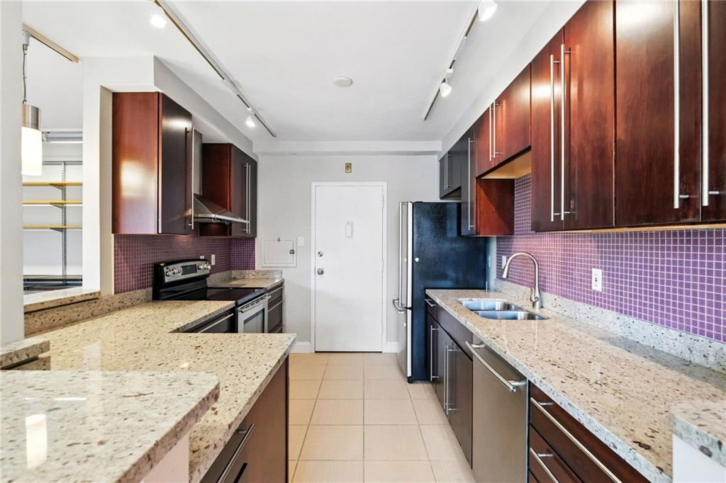 128 North Craig Street, Unit 802 Pittsburgh, PA 15213 - Photo 11 of 37