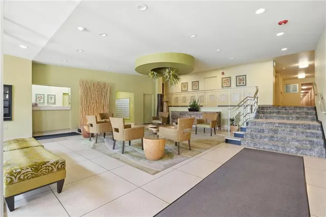 $285,000 | 128 North Craig Street, Unit 802, Pittsburgh, PA 15213