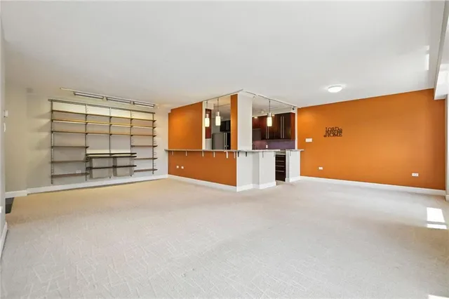 $285,000 | 128 North Craig Street, Unit 802, Pittsburgh, PA 15213