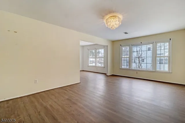 $675,000 | 5 Vincent Drive, Parsippany, NJ 07054