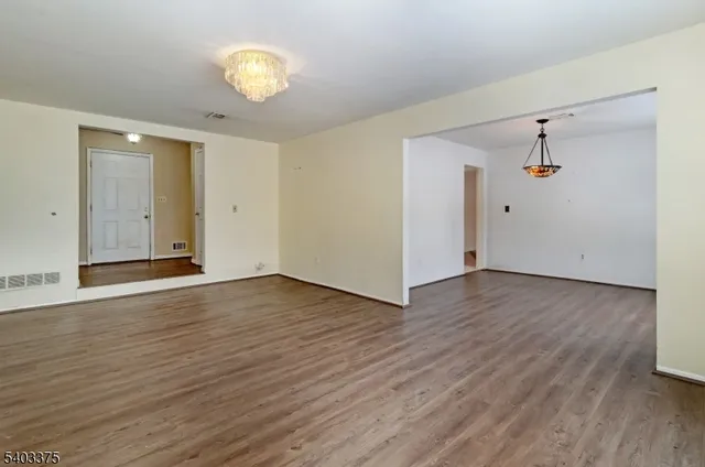 $675,000 | 5 Vincent Drive, Parsippany, NJ 07054