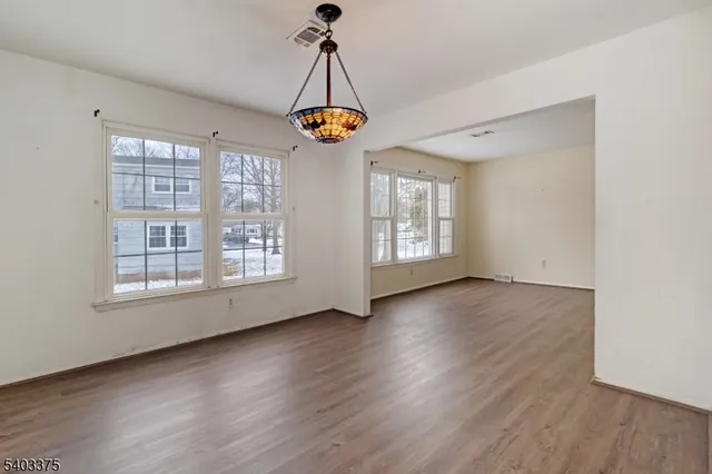 $675,000 | 5 Vincent Drive, Parsippany, NJ 07054