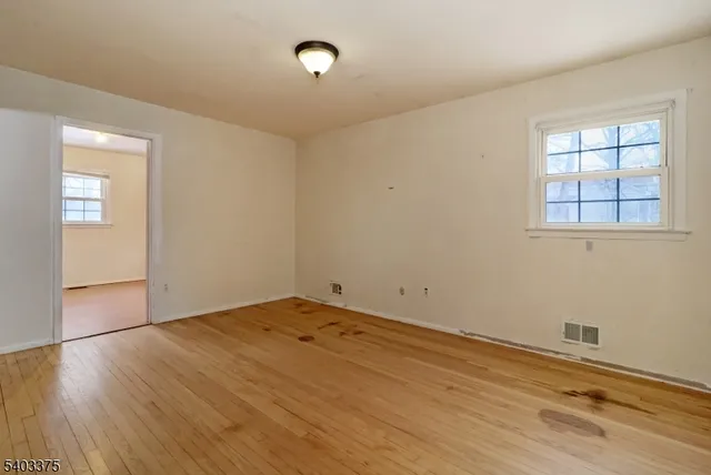 $675,000 | 5 Vincent Drive, Parsippany, NJ 07054