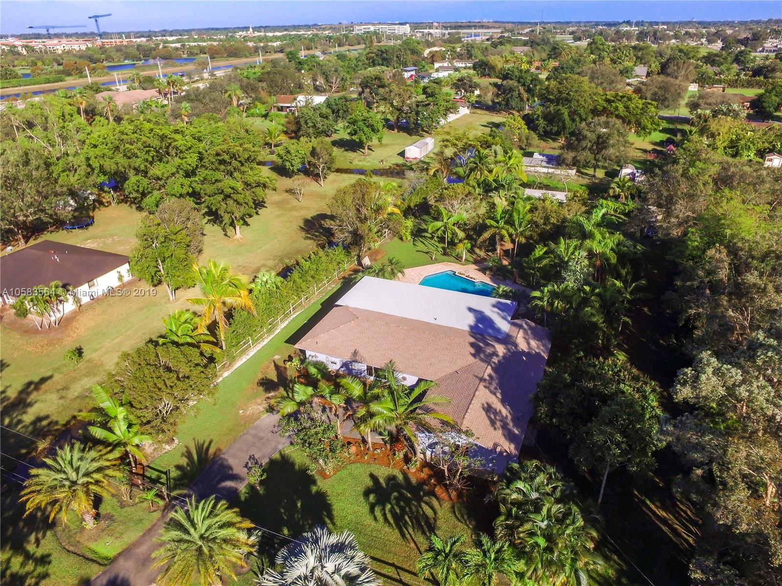 4710 Southwest 166th Avenue Southwest Ranches, FL 33331 - Photo 2 of 34 Gallery Image 2