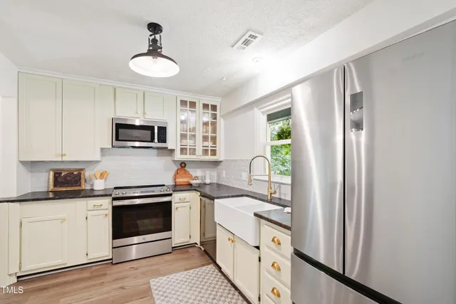 $344,000 | 115 Inverness Court, Cary, NC 27511