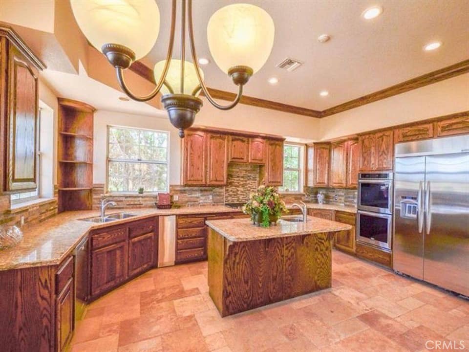 9126 Kittering Road Oak Hills, CA 92344 - Photo 23 of 47 kitchen