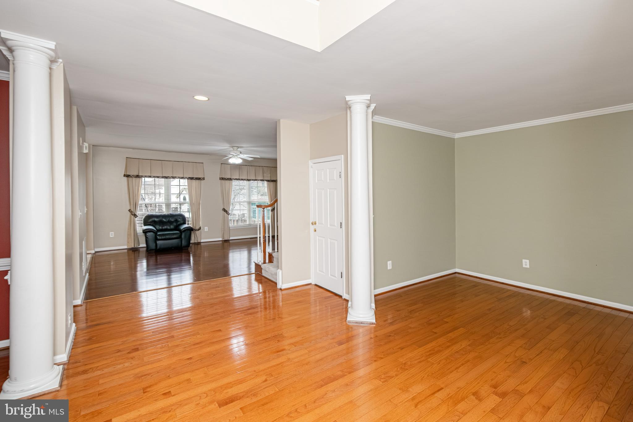 6239 Willowfield Way Springfield, VA 22150 - Photo 20 of 45 a view of a living room