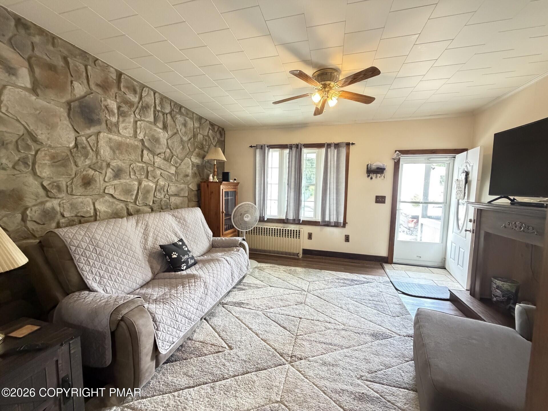 129 East Ridge Street Coaldale, PA 18218 - Photo 6 of 35 5023b2fa-2803-4683-8e75-eaf495e8ba6c
