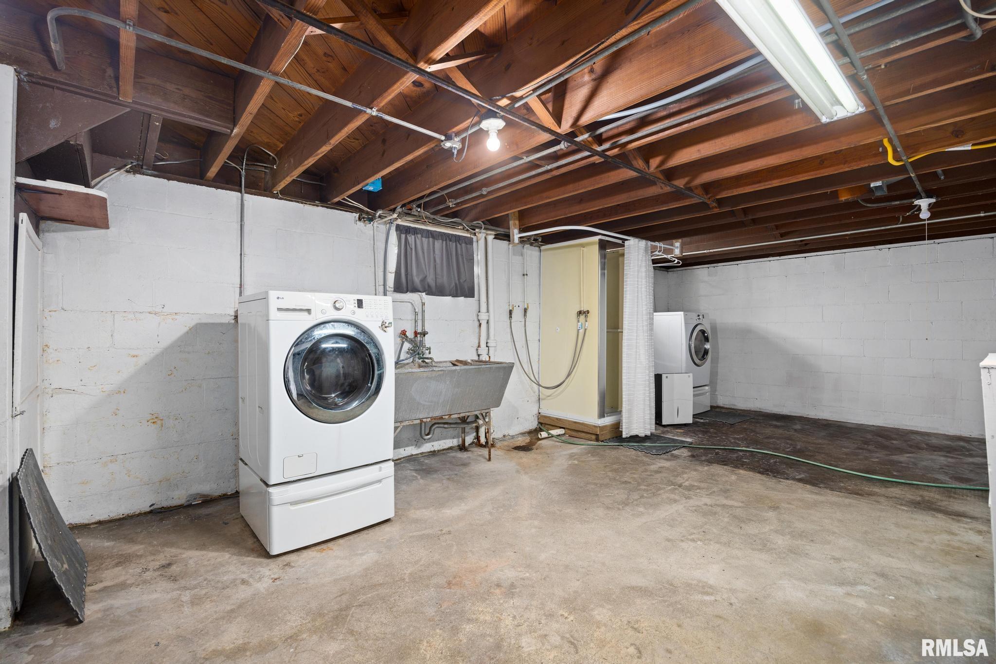 1323 West Circle Road Peoria, IL 61604 - Photo 31 of 43