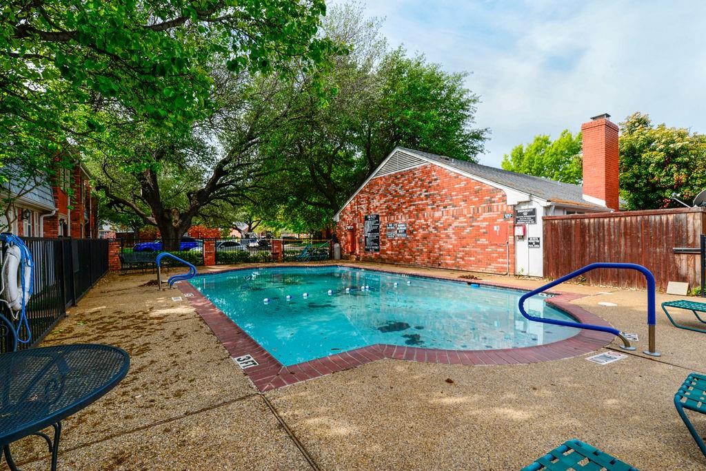 933 Roaring Springs Road Fort Worth, TX 76114 - Photo 20 of 25 a backyard of a house with lots of green space