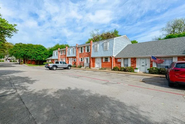 $225,000 | 933 Roaring Springs Road, Fort Worth, TX 76114