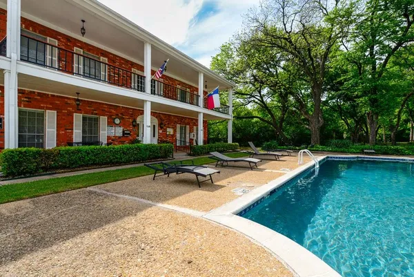 $225,000 | 933 Roaring Springs Road, Fort Worth, TX 76114