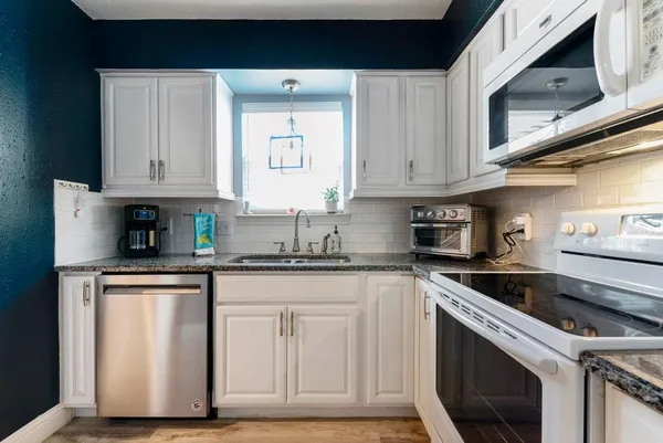 $225,000 | 933 Roaring Springs Road, Fort Worth, TX 76114
