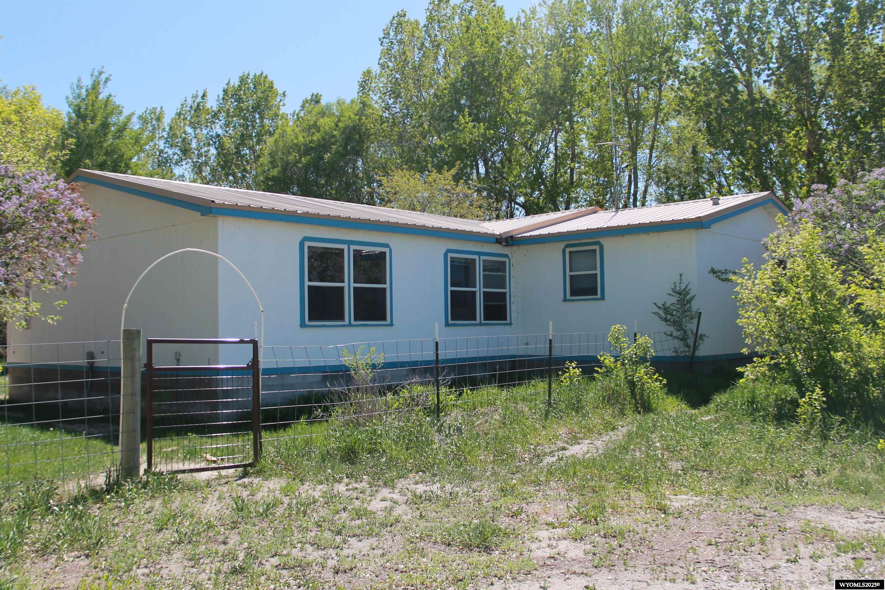 387 South Missouri Road Shoshoni, WY 82649 - Photo 1 of 44