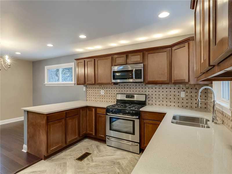 309 Beadling Rd. Mt. Lebanon, PA 15228 - Photo 4 of 20 Gallery Image 4