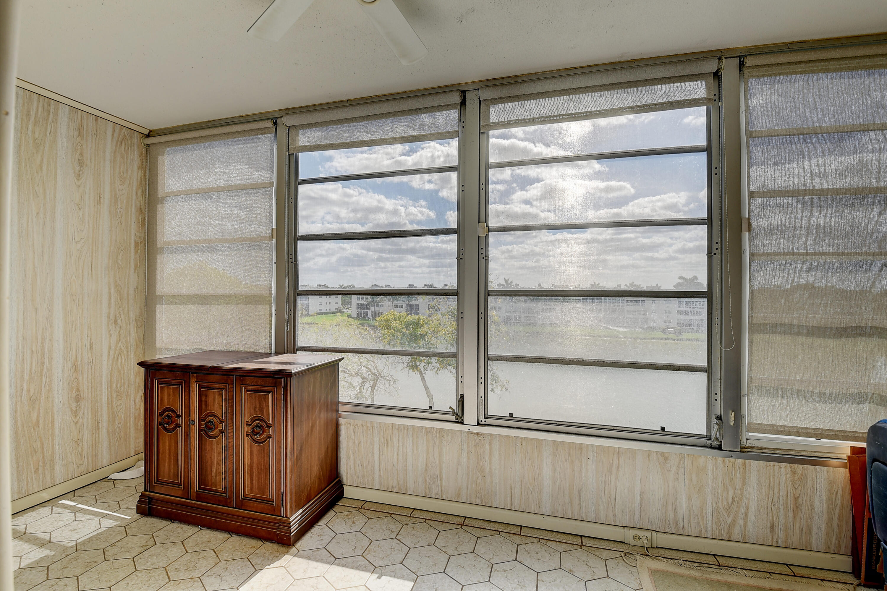 4004 Wolverton East, Unit 4004 Boca Raton, FL 33434 - Photo 14 of 44 Enclosed Lani