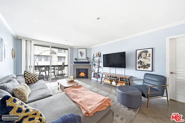 $689,000 | 7320 Hawthorn Avenue, Unit 410, Los Angeles, CA 90046
