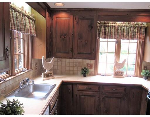 21 King's Road Norwood, MA 02062 - Photo 5 of 29 Gallery Image 5