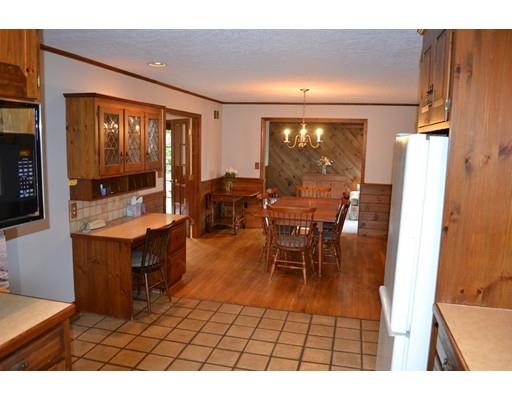 21 King's Road Norwood, MA 02062 - Photo 8 of 29 Gallery Image 8