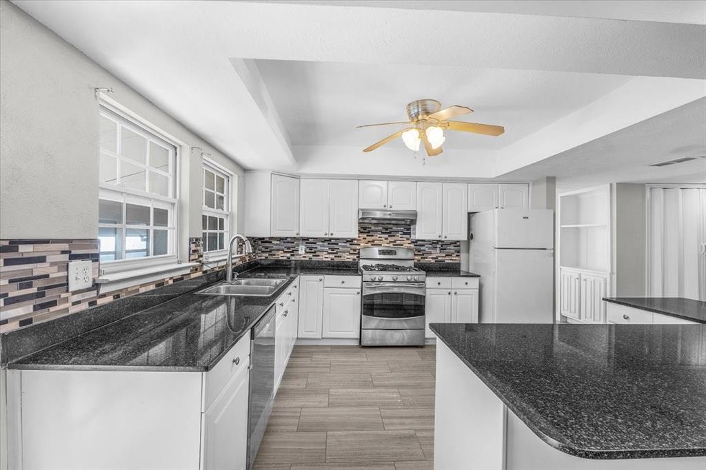 3102 Oak Hill Road Carrollton, TX 75007 - Photo 11 of 30