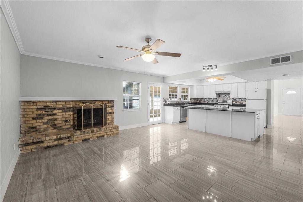 3102 Oak Hill Road Carrollton, TX 75007 - Photo 9 of 30