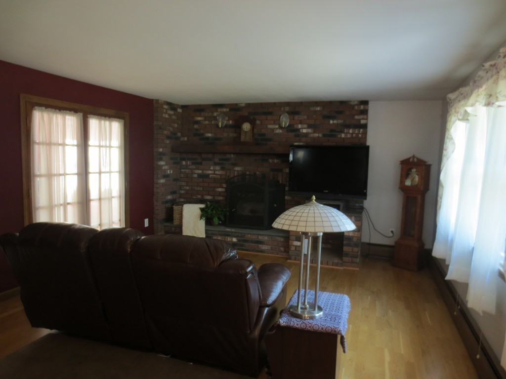 76 Oneil Road Somerset, MA 02725 - Photo 8 of 30 Gallery Image 8