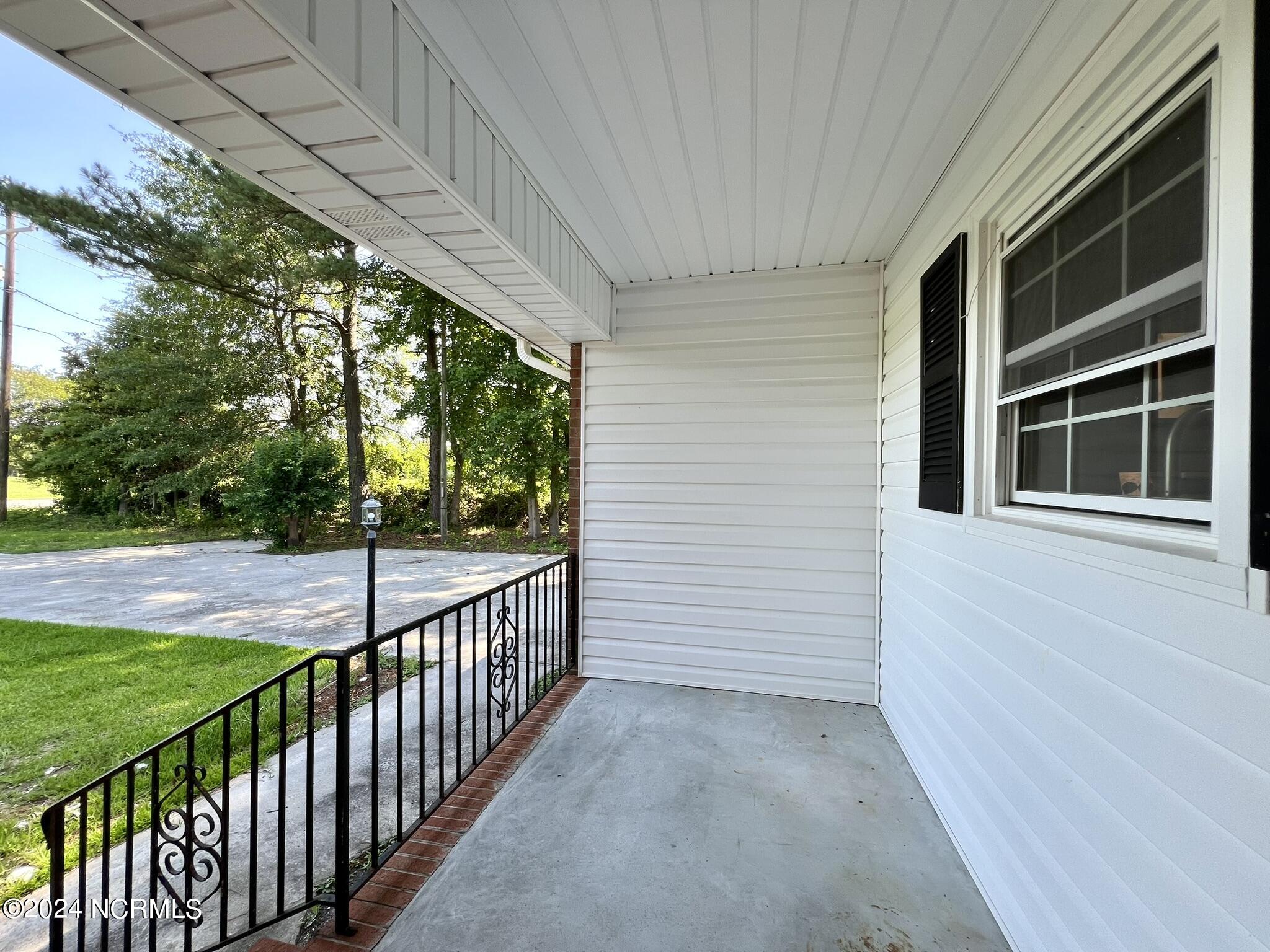 710 West Wards Bridge Road Warsaw, NC 28398 - Photo 21 of 32 IMG_2130