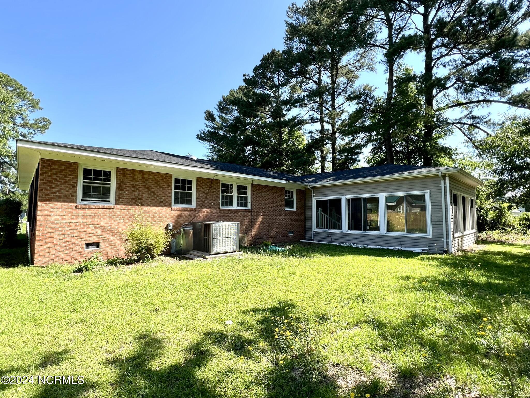 710 West Wards Bridge Road Warsaw, NC 28398 - Photo 23 of 32 IMG_2087