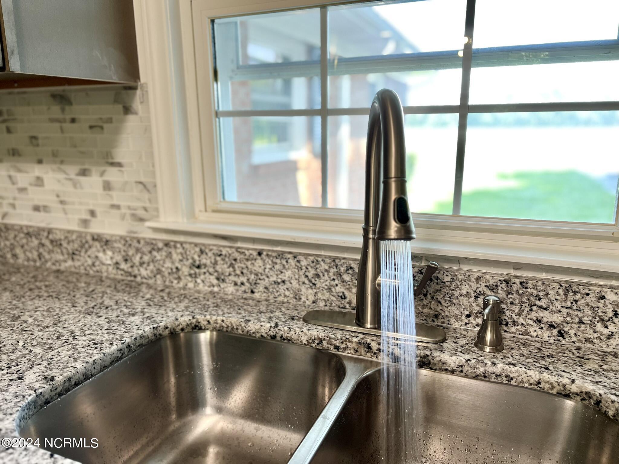 710 West Wards Bridge Road Warsaw, NC 28398 - Photo 6 of 32 IMG_2155