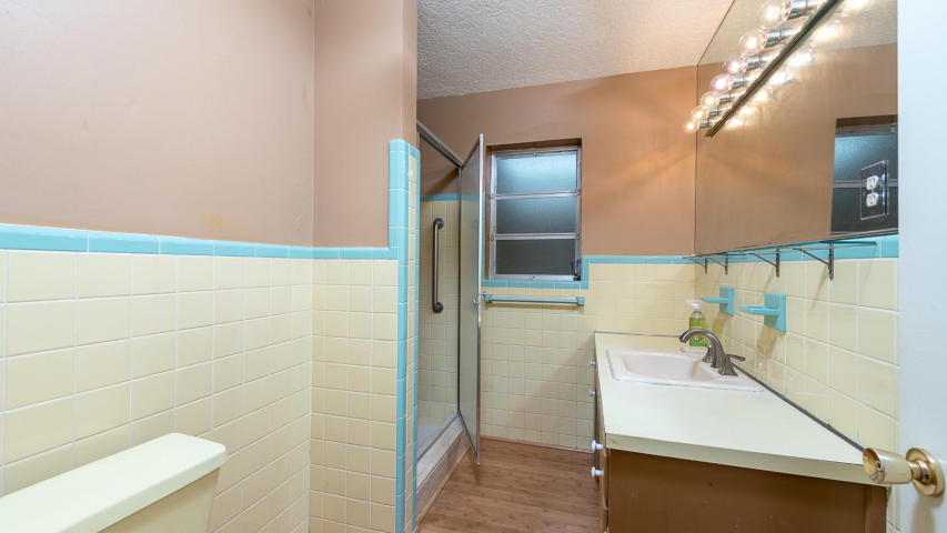 1031 Northwest 3rd Street Boca Raton, FL 33486 - Photo 11 of 20 Bath
