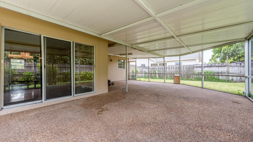 1031 Northwest 3rd Street Boca Raton, FL 33486 - Photo 16 of 20 17