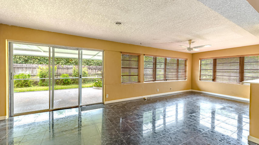 1031 Northwest 3rd Street Boca Raton, FL 33486 - Photo 7 of 20 9