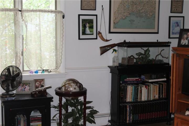 33 Walnut Street Wells, ME 04090 - Photo 2 of 10 Living Room