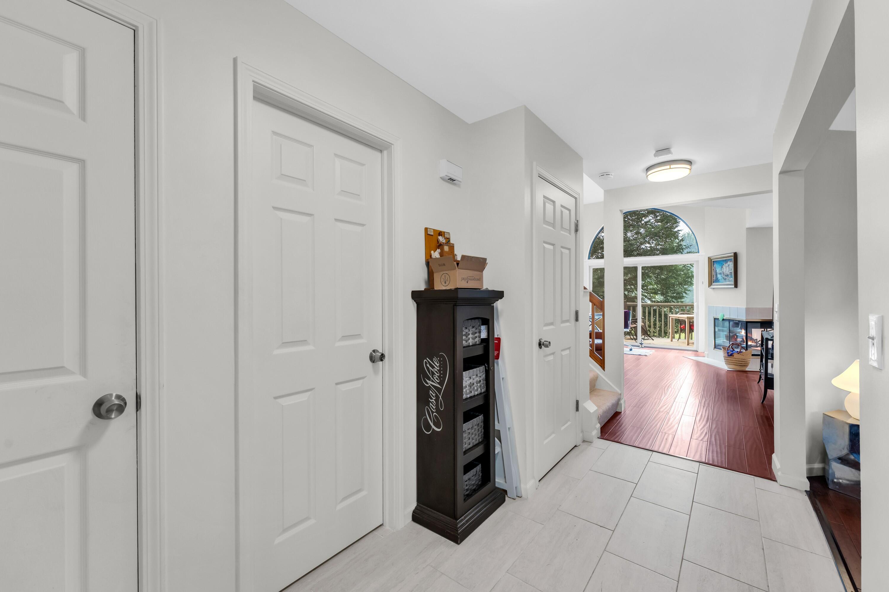 900 Shoreline Road Barrington, IL 60010 - Photo 6 of 51 Photo (6)