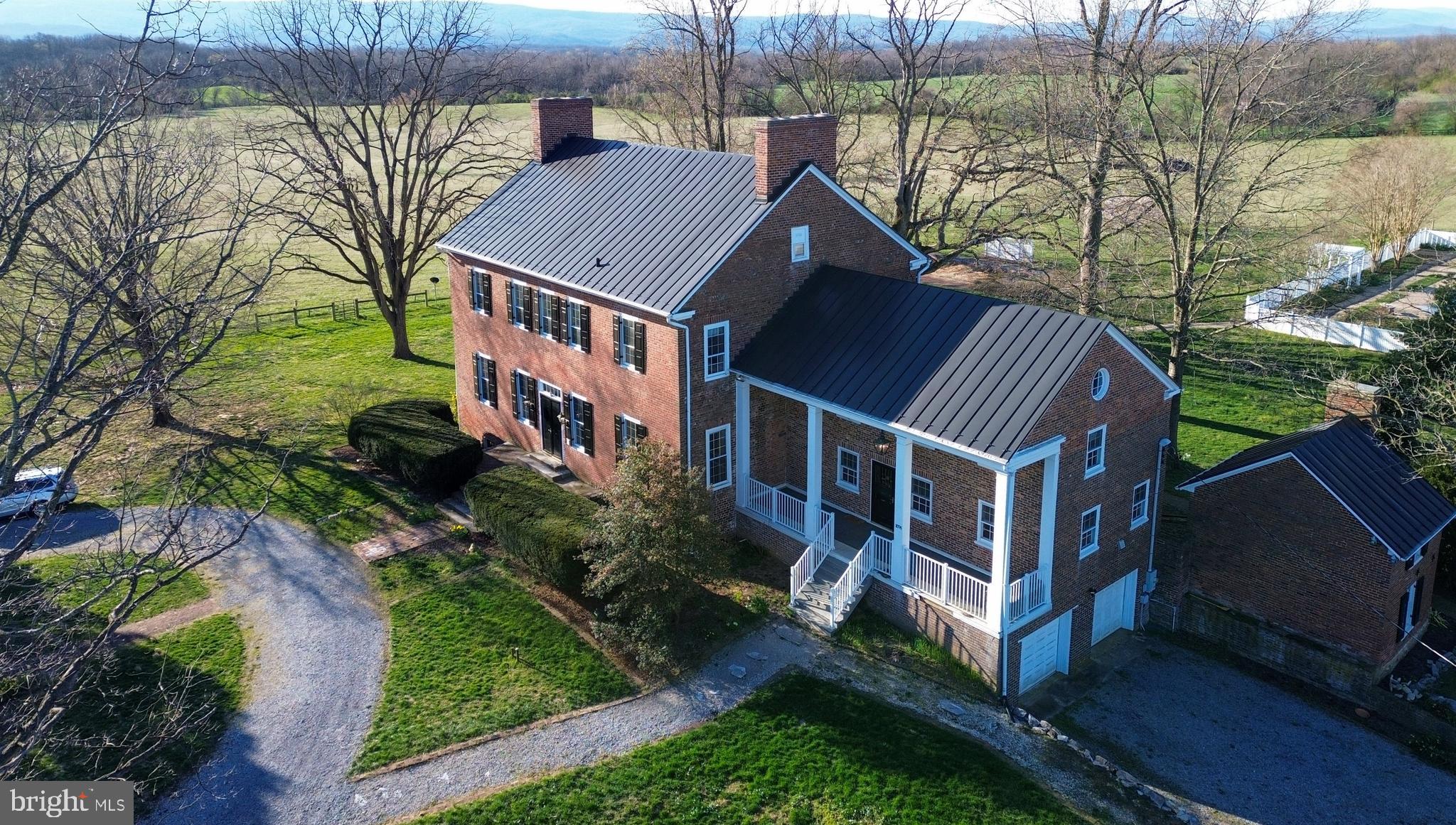 Lucky Hit: 8,000+ sq.ft., 5BR, 4.5BA