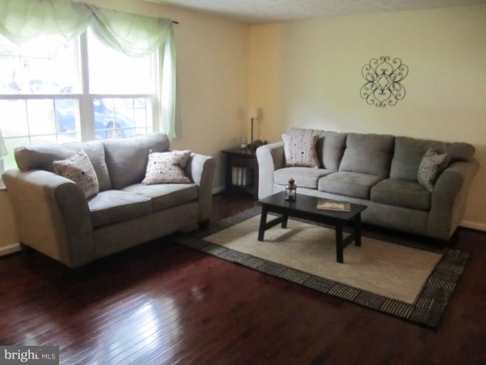 2610 Parallel Path Abingdon, MD 21009 - Photo 2 of 30 Living Room