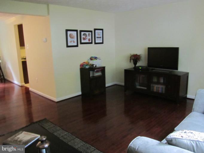 2610 Parallel Path Abingdon, MD 21009 - Photo 3 of 30 Living Room