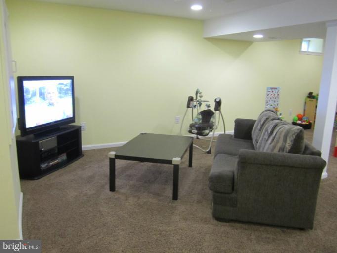 2610 Parallel Path Abingdon, MD 21009 - Photo 26 of 30 Family Room