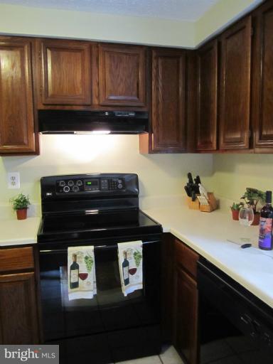 2610 Parallel Path Abingdon, MD 21009 - Photo 6 of 30 Kitchen