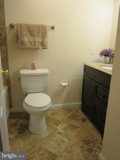 2610 Parallel Path Abingdon, MD 21009 - Photo 10 of 30 Bath