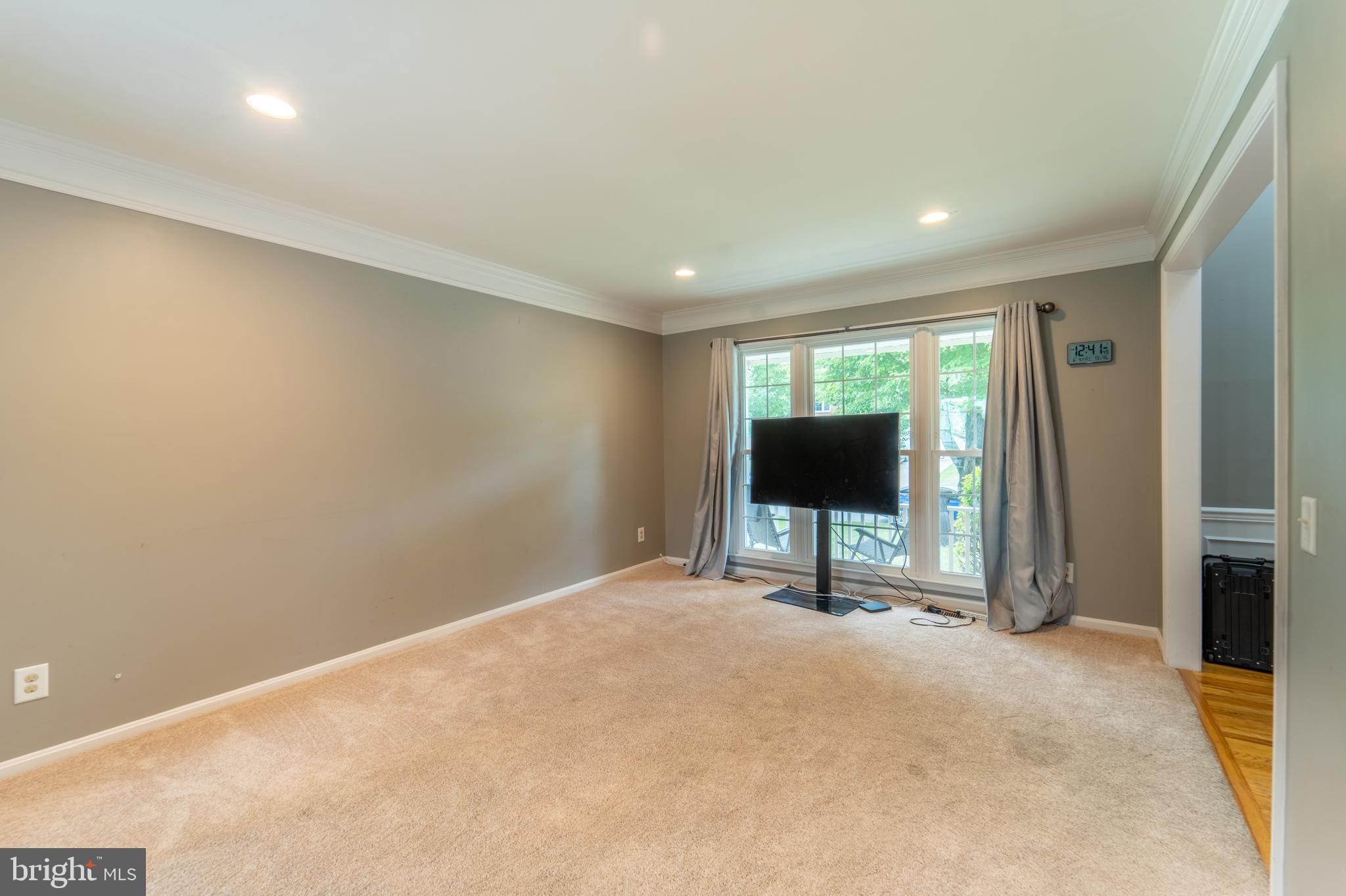 8806 Bovelder Drive Laurel, MD 20708 - Photo 7 of 37